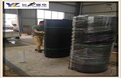 皮帶式除鐵器，內(nèi)蒙古皮帶式永磁除鐵器_內(nèi)蒙古皮帶式永磁除鐵器怎么調(diào)整皮帶原因及如何調(diào)_刮板價格 