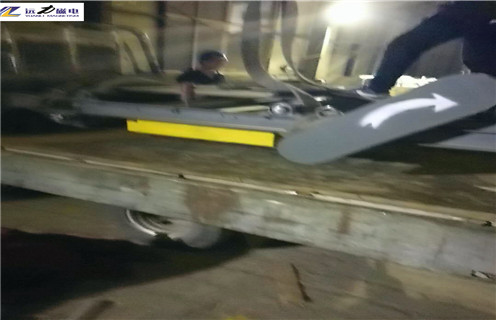 油冷電磁自卸除鐵器，山東油冷電磁自卸式除鐵器廠家_北京電磁自卸式除鐵器懸掛式廠家配件_型號及工作視頻