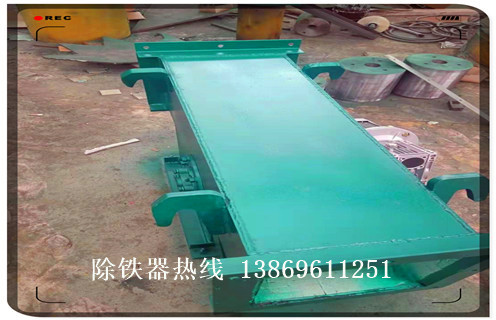 管道除鐵器，德州管道除鐵器_德州管道除鐵器廠家應(yīng)用安裝示意圖型12000高斯_可定制工作原理 